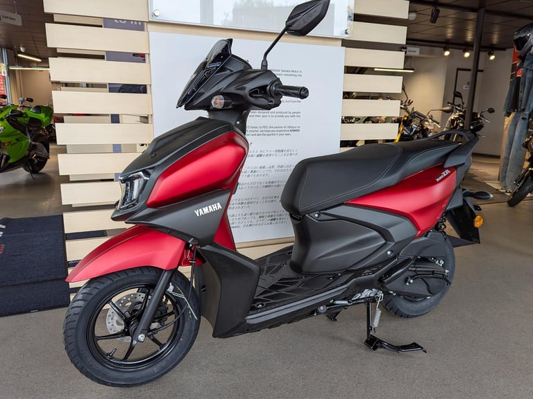 NEW Yamaha RayZR 125 Learner Legal Scooter. (Red) JUST £2,500 (No Admin Fees)