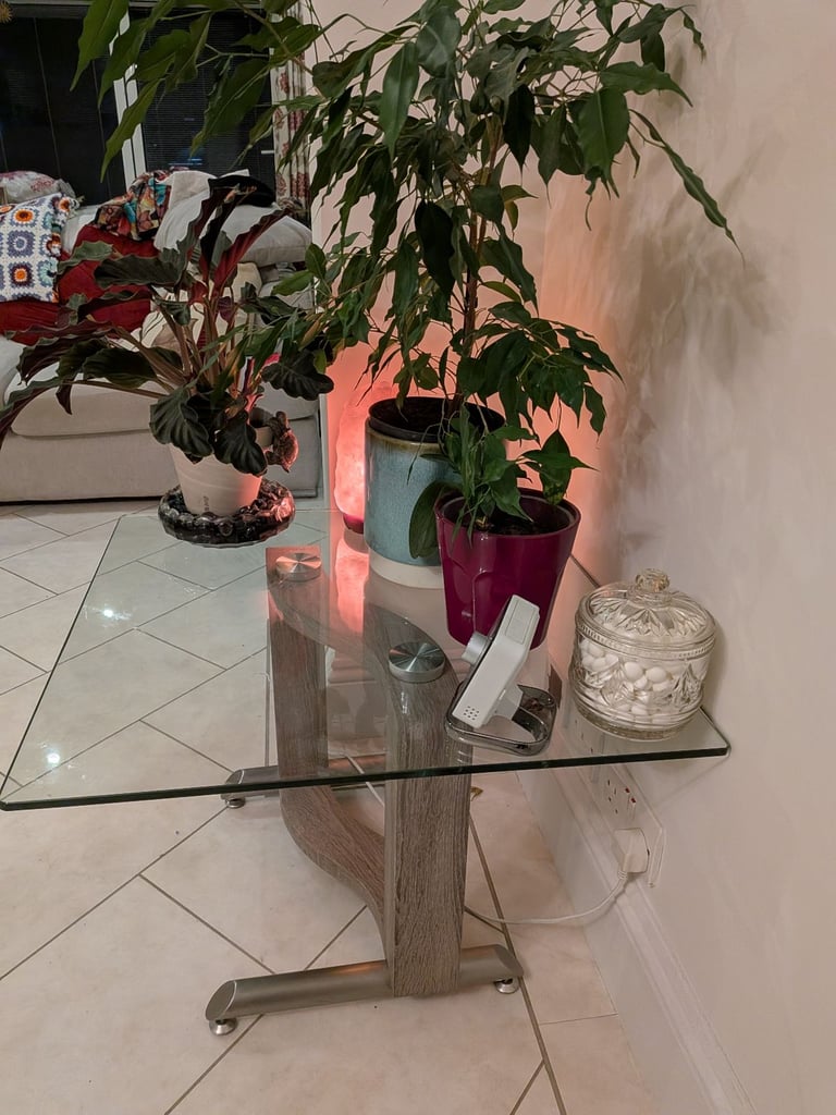 Glass top lamp/coffee table ex DFS