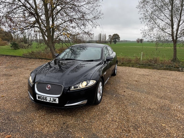 image for  Jaguar XF 2.2d Luxury Auto Euro 5 (s/s) 4dr Diesel Automatic