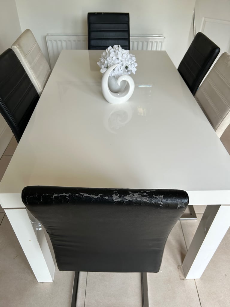 White High Gloss 6 Seater Dining Table