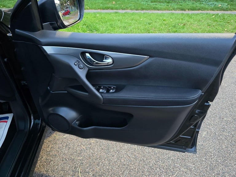 2018 Nissan Qashqai 1.5 dCi N-Connecta SUV 5dr Diesel Manual Euro 6 (s/s) (115 ps) HATCHBACK Dies...
