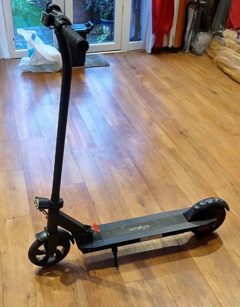 Windgoo  Electric Scooter with battery. 