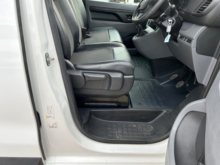 2020 Vauxhall Vivaro 2900 1.5d 100PS Dynamic H1 Van PANEL VAN Diesel Manual