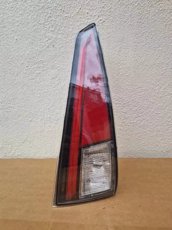 Toyota Prius 2016-2018 Rear Bottom Light Passenger Side (Import Only)