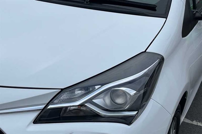 2019 Toyota Yaris 1.5 VVT-i Icon Hatchback 5dr Petrol CVT Euro 6 (111 ps) Hatchback Petrol Automatic