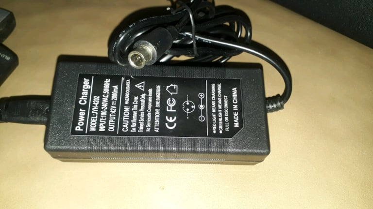 SCOTTER PURE CHARGER  SMALL PIN CHARGER BRAND NEW 42VOLTS