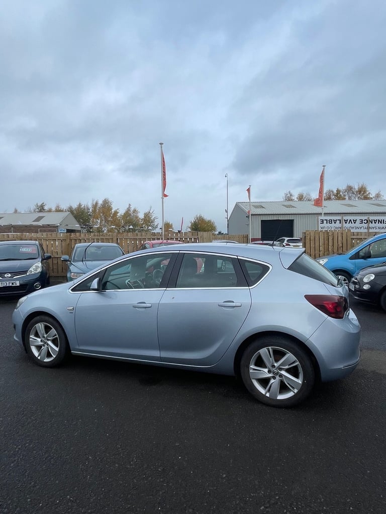 2014 Vauxhall Astra 1.6i 16V SRi 5dr HATCHBACK Petrol Manual