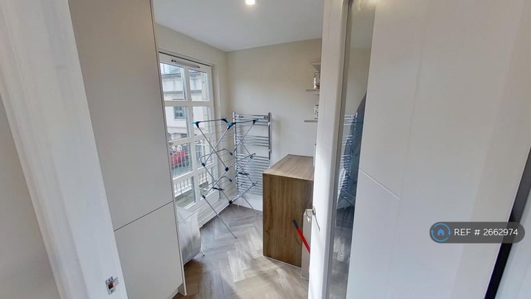 3 bedroom flat in Cavalry Park Drive, Edinburgh, EH15 (3 bed) (#2662974)