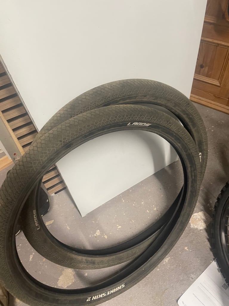 Snakeskin tyres