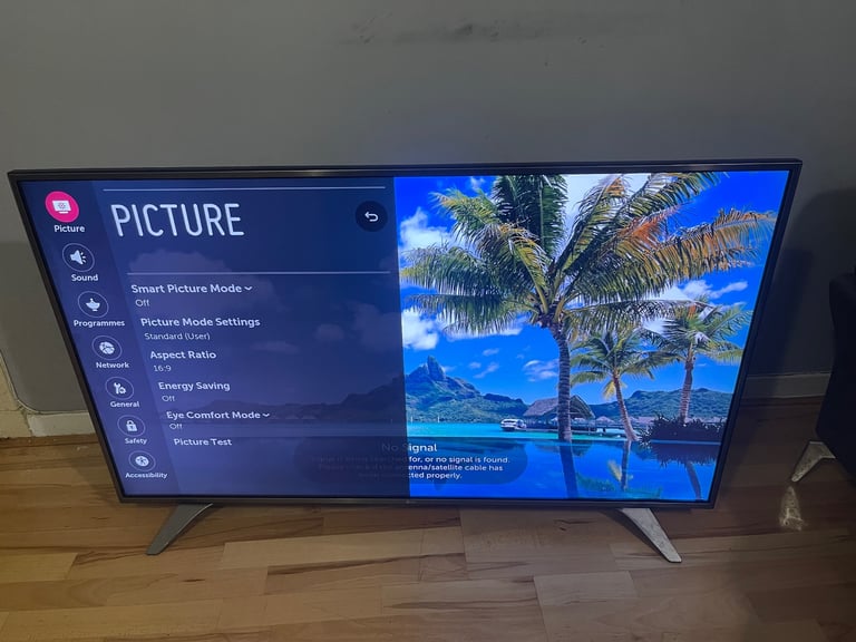 49 inches LG smart 4k tv with remote in perfect working condition