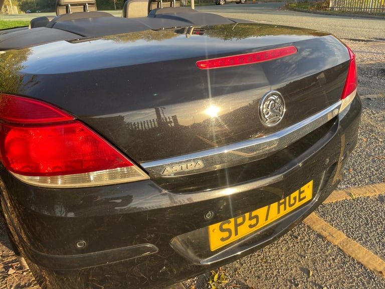 VAUXHALL ASTRA 1.8 VVT EXCLUSIVE TWINTOP CONVERTIBLE 57 REG MOT JULY 8TH 2026 LOW INSURANCE