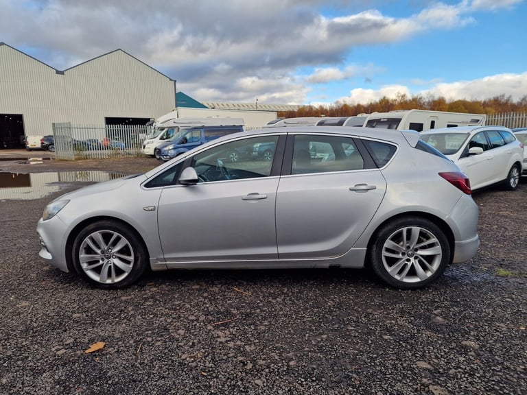2014 Vauxhall Astra 1.6 CDTi 16V ecoFLEX 136 Tech Line GT 5dr HATCHBACK Diesel Manual
