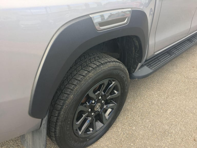 2023 Toyota Hilux 2.8 D-4D Invincible X Pickup Double Cab 4dr Diesel Auto 4WD Euro 6 (s/s) (2 Die...