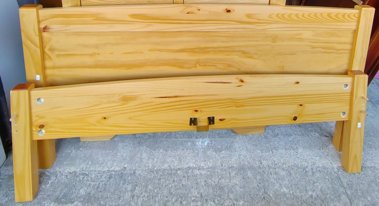 Pine double bed 