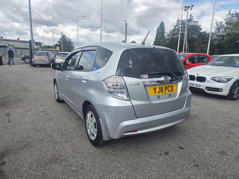 2025 Honda Fit HYBRID ELECTRIC Manual