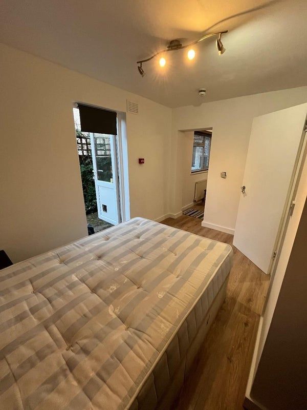 ✅ Double Room ☀️ Near Transport