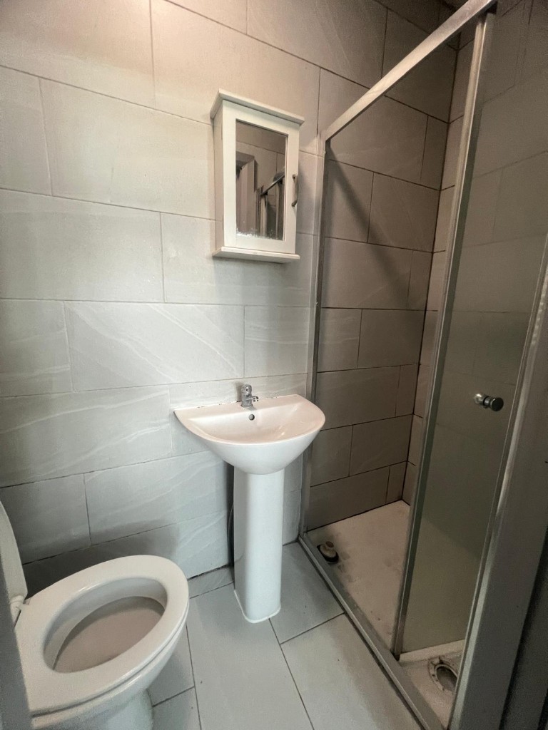 Studio Flat in Northolt UB5 4PQ 