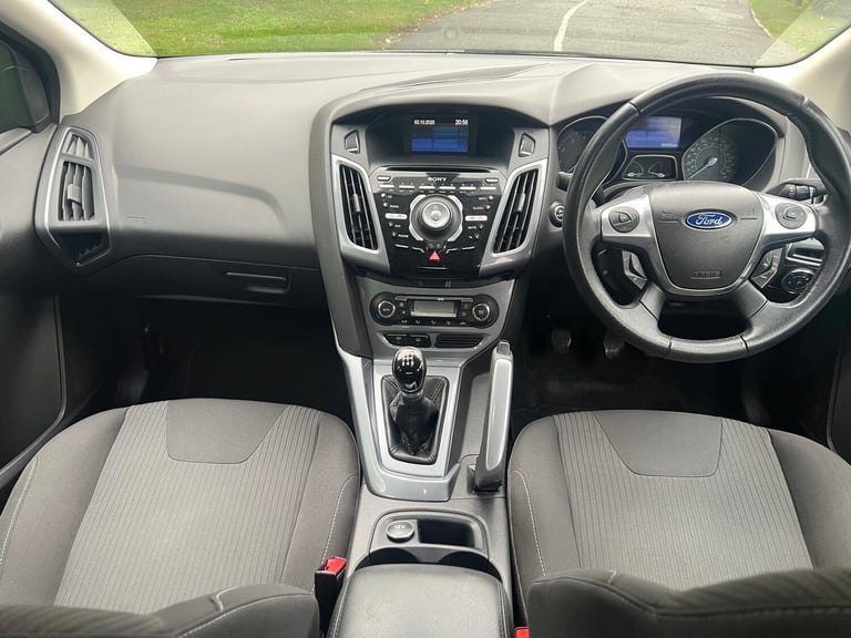 2011 Ford Focus 1.6 125 Titanium 5dr, ULEZ HPI, 2 Owner HATCHBACK Petrol Manual