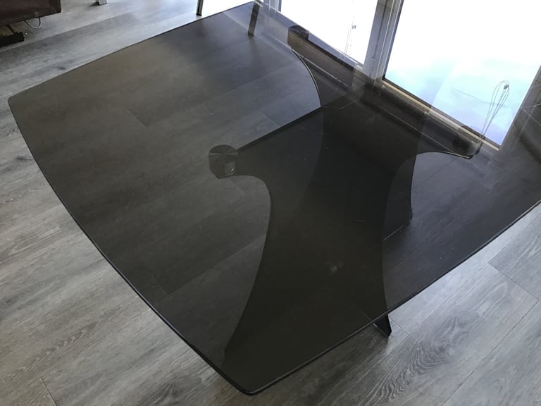 Dining table for sale