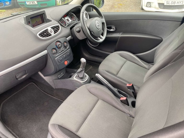 2010 Renault Clio 1.1 Clio Dynamique TomTom 16V 3dr Hatchback Petrol Manual
