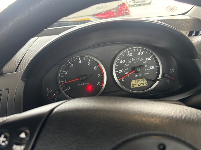 CLUTH GOING SLOWLY Mazda, 2, Hatchback, 2005, Manual, 1388 (cc), 5 doors