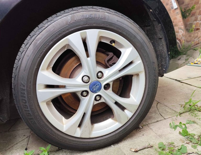 Ford Mondeo MK4 R17 Alloy Wheel whit GOOD tyre £80