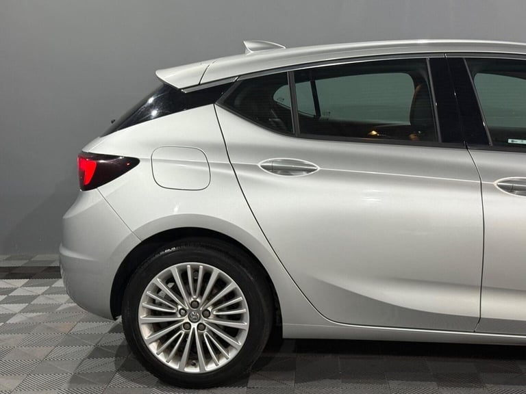 VAUXHALL ASTRA 1.4i Turbo Elite Nav Euro 6 5dr 2017