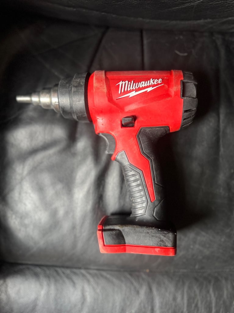 Milwaukee tools 18v heat gun and nozzle £50