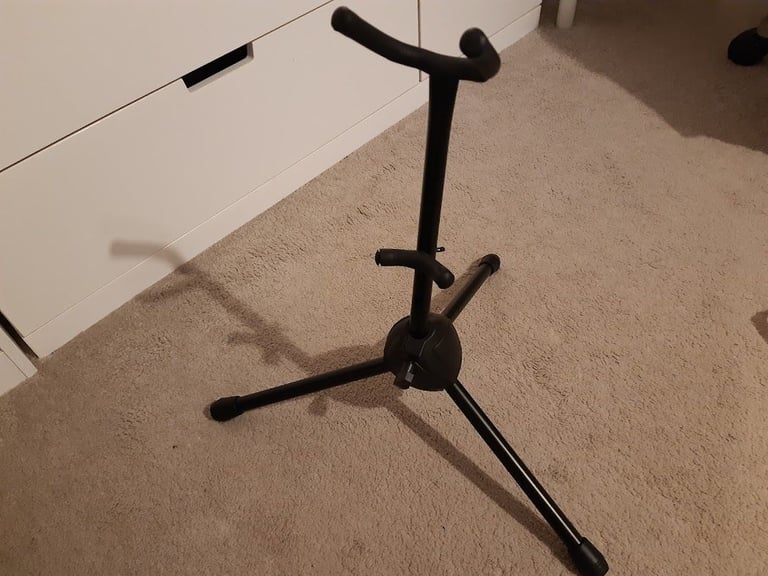 Almost New Alto Sax, and Accessories! Delivery Available