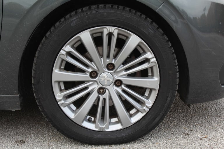 2017 Peugeot 208 1.2 208 Allure 5dr Hatchback Petrol Manual