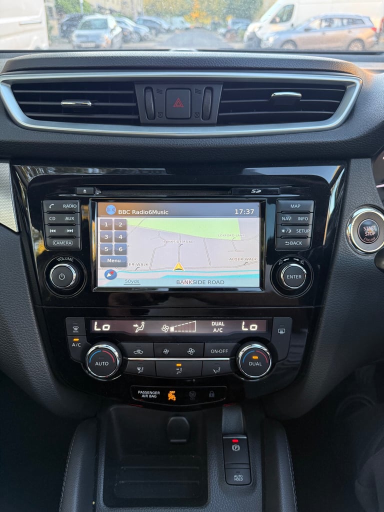 2017 Nissan Qashqai 1.2 DiG-T N-Connecta 5dr HATCHBACK Petrol Manual