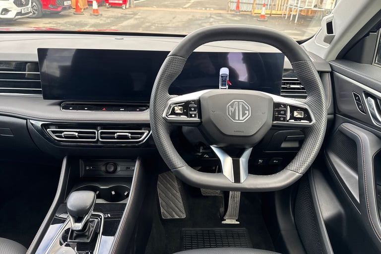 2025 MG MG HS 106287 Hatchback Petrol Automatic