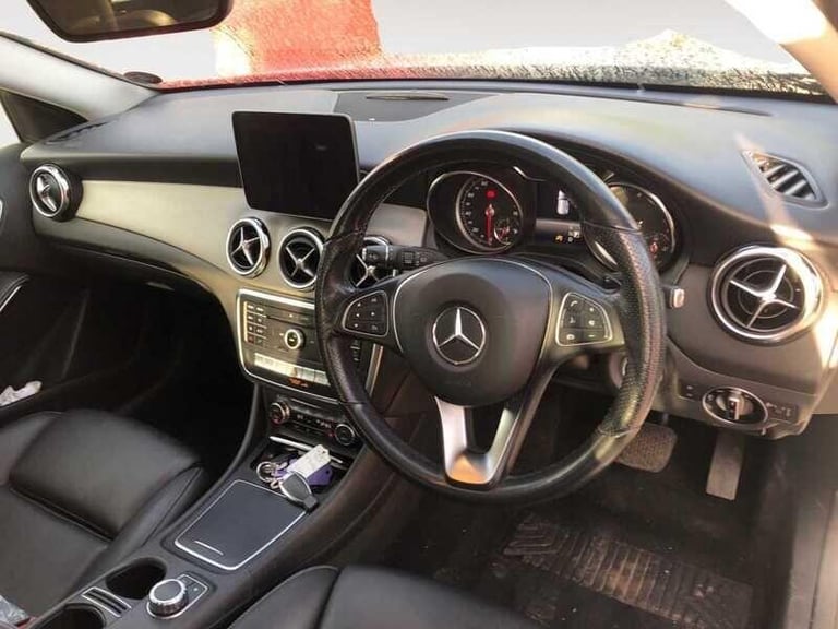 2019 Mercedes-Benz GLA 2.1 GLA200d Sport (Executive) SUV 5dr ESTATE Diesel Automatic