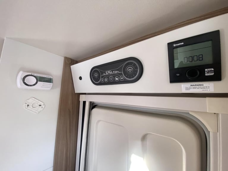 2022 SWIFT SPRITE SUPER QUATTRO FB TOURING CARAVAN