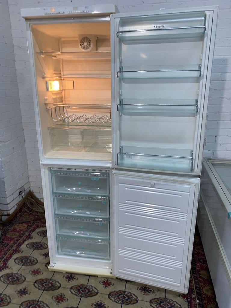 🚚 TopBrand Miele Tall 2M Fridge Freezer