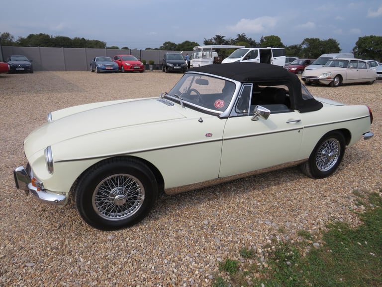 image for 1972 MG ROADSTER ROADSTER WITH OVERDIVE  Convertible Petrol Manual