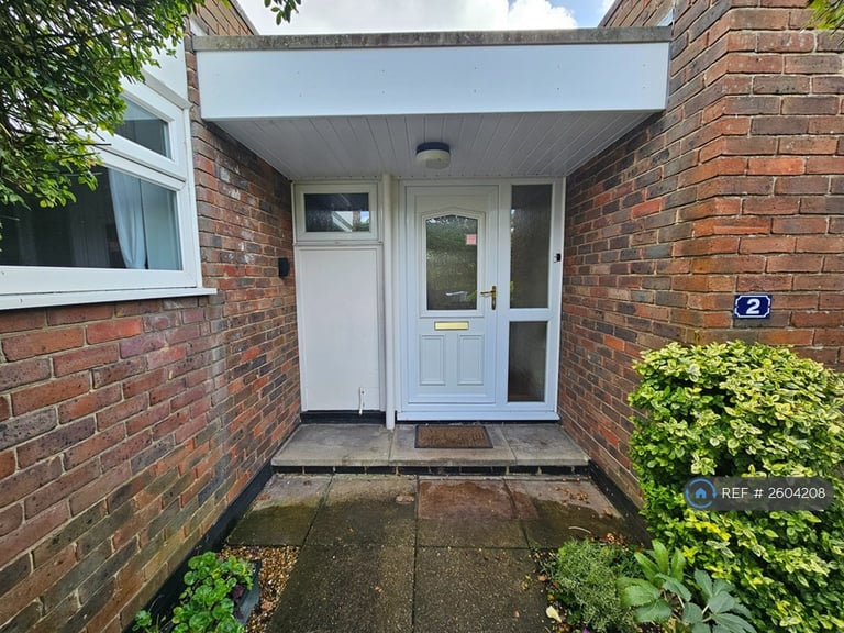 3 bedroom house in St Marys Gardens, Chichester, PO19 (3 bed) (#2604208)