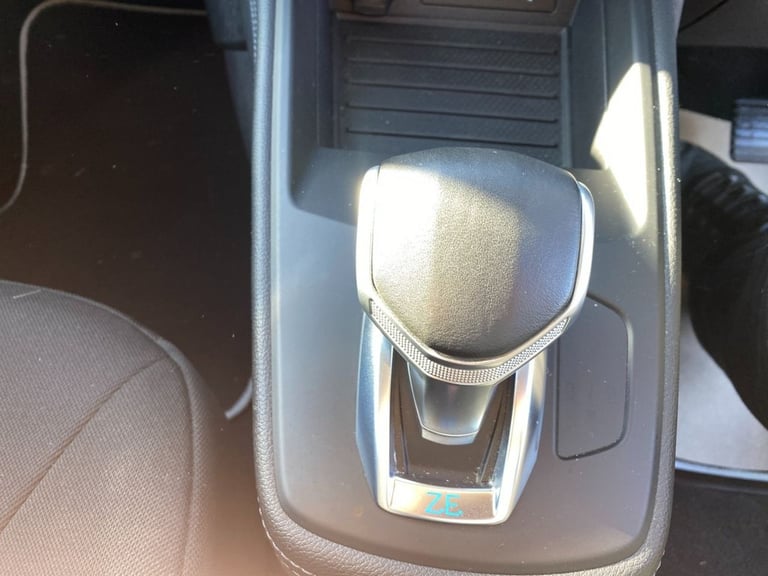 2021 Renault Zoe R110 52kWh Play Hatchback 5dr Electric Auto (i) (107 bhp) Hatchback ELECTRIC Aut...