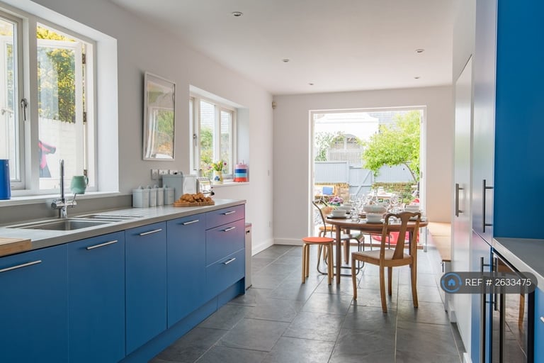 3 bedroom house in Gladstone Road, Whitstable, CT5 (3 bed) (#2633475)