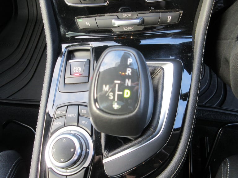 2016 BMW 2 Series Gran Tourer 220i Luxury Gran Tourer ESTATE Petrol Automatic