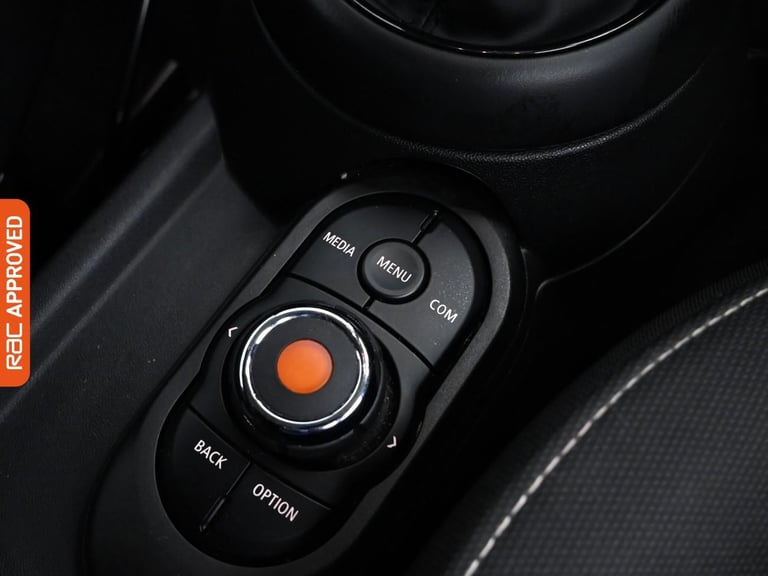 2021 MINI Hatch 1.5 One Classic Hatchback 3dr Petrol Steptronic Euro 6 (s/s) (102 ps) Hatchback P...