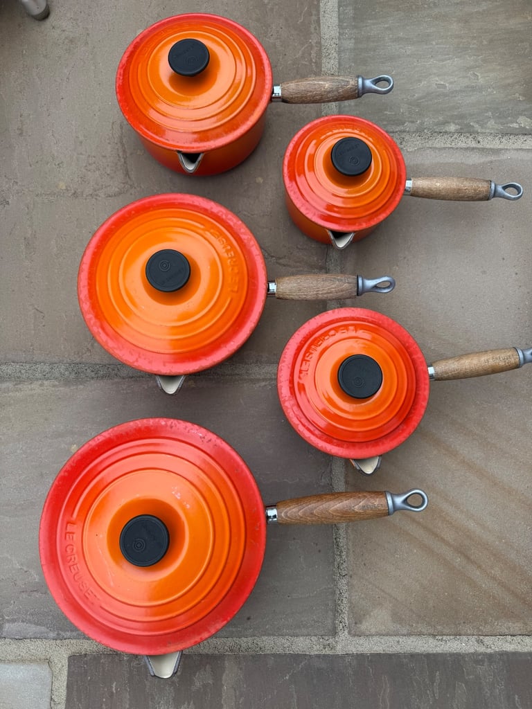 Le Creuset - set of 5 saucepans 