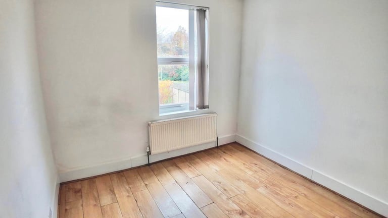 (Not a studio)Double room including bills for single occupancy Postcode LU3 1DJ