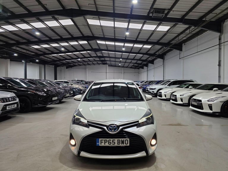 2015 Toyota Yaris 1.5 VVT-h Sport E-CVT Euro 6 5dr HATCHBACK Petrol/Electric Hybrid Automatic