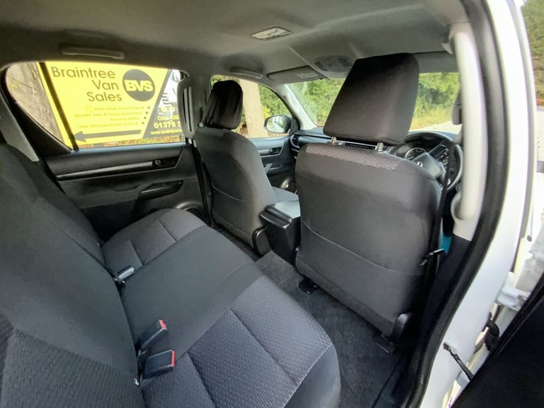 2019 Toyota Hilux 2.4 D-4D Active Pickup Double Cab 4dr Diesel Manual 4WD Euro 6 (3.5t) (150  PIC...