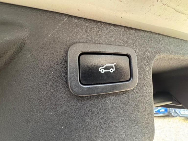 2017 Land Rover Discovery Sport 2.0 TD4 SE Tech 4WD Euro 6 (s/s) 5dr ESTATE Diesel Manual