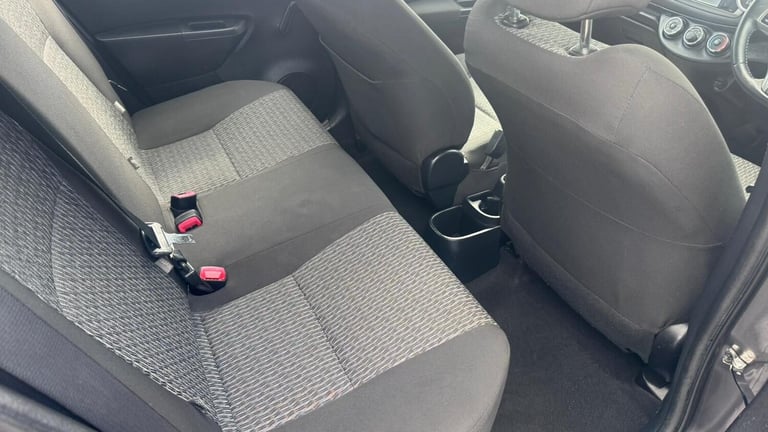 2013 Toyota Yaris VVT-I TR Hatchback Petrol Manual