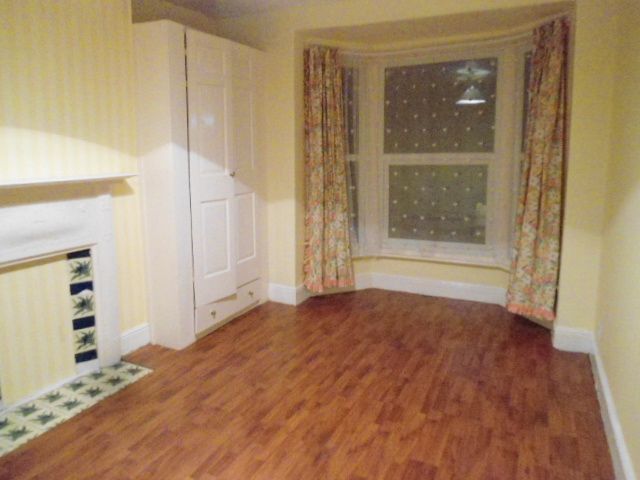 Large double bedroom in Mablethorpe town centre. No bills, no council tax to pay.