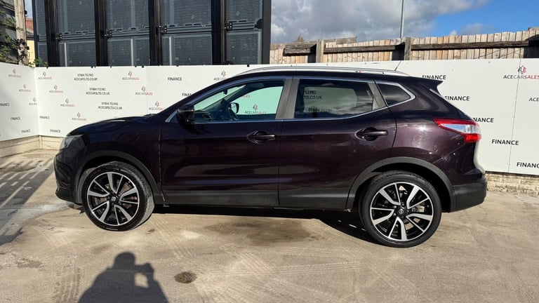 2015 Nissan Qashqai 1.6 dCi Tekna 5dr Xtronic HATCHBACK DIESEL Automatic