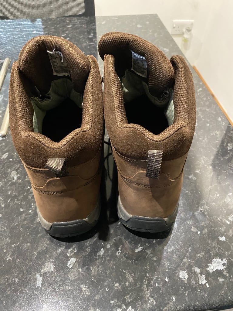 Men’s walking boots size 12